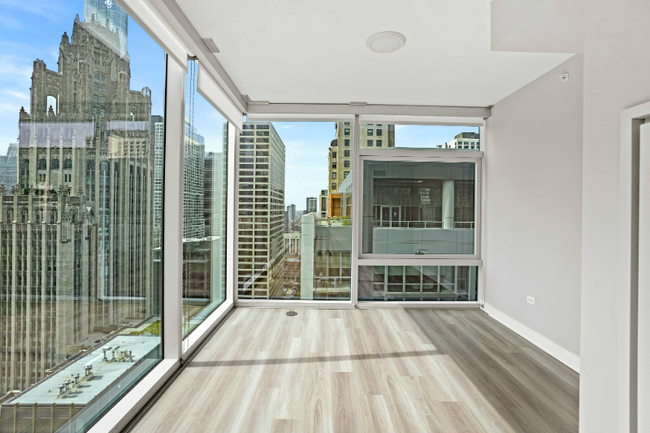 Foto del edificio - 215 E Illinois St