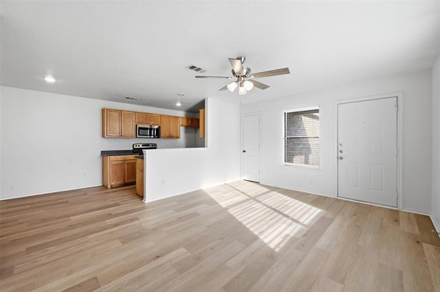 Foto del edificio - 8117 Doreen Ave