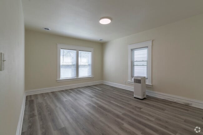 2BR, 1BA - 692SF - Living Room - Cherry Hill