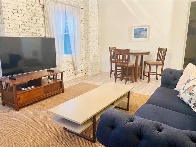 Foto del edificio - 716 Ormewood Ave SE