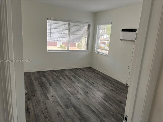 Building Photo - 92 Hendricks Isle