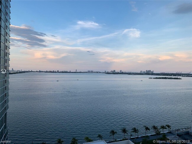 Foto del edificio - 2 br, 3 bath  - 650 NE 32nd St Unit 1704