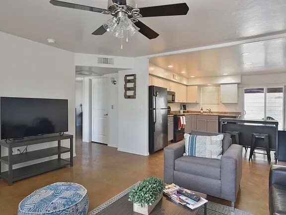 Building Photo - Sahuaro Point Villas