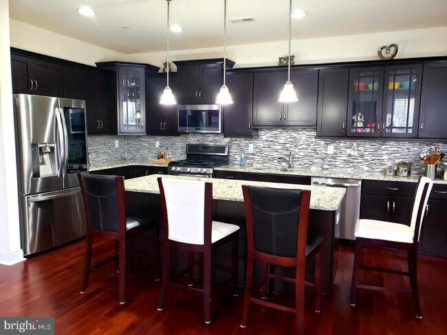 Foto del edificio - 323 W Boulder Dr