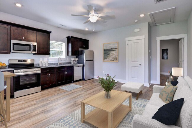 Foto del edificio - 220 Curry Dr