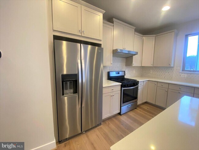 Foto del edificio - 5139 Longstone Way