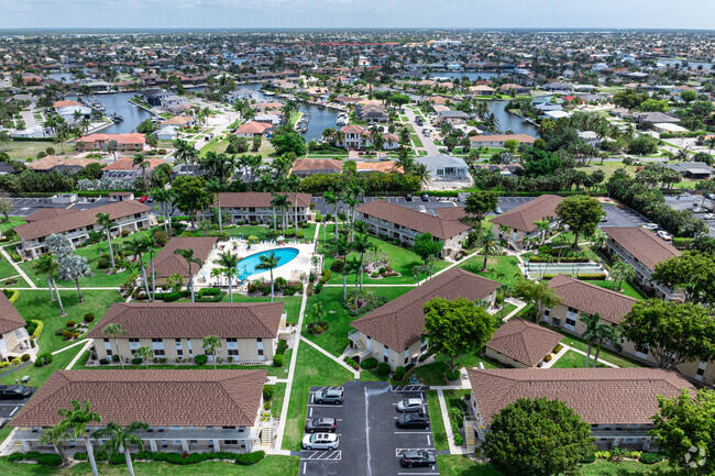 Building Photo - Aquarius Apartments of Marco Island