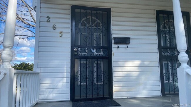 Foto del edificio - 265 Mayflower Ave