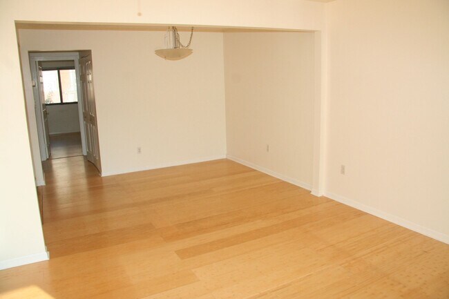 Dining Room - 11015 Lake Ave