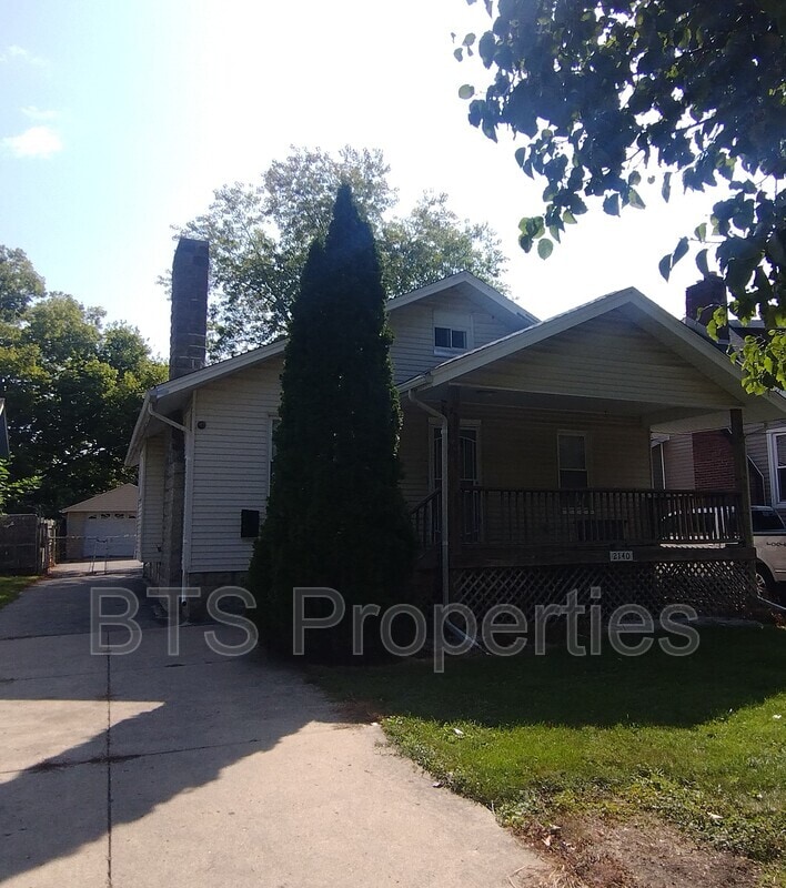 Primary Photo - 2140 N Central Ave