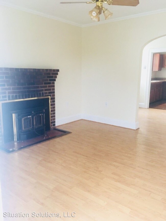 Building Photo - 3 br, 2 bath House - 3605 Tait Terrace