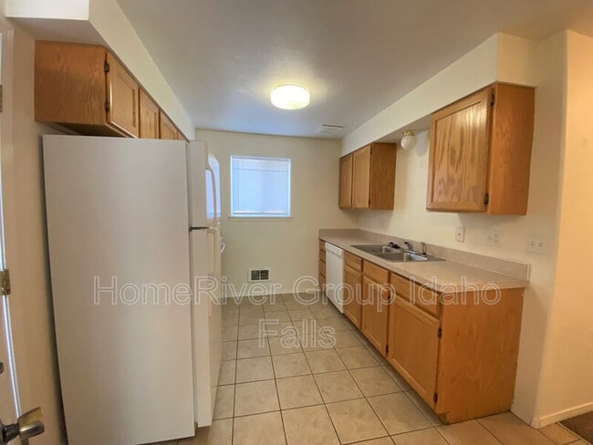 Building Photo - 3184 Chasewood Dr