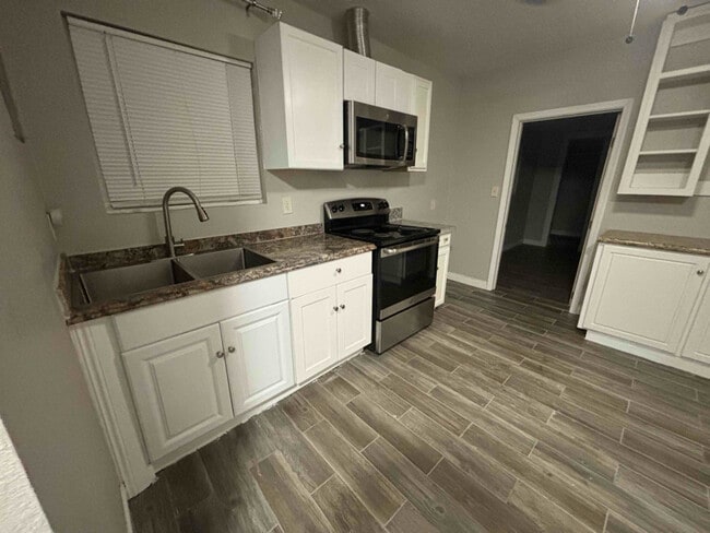 Foto del edificio - 3406 Culver St