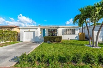 Building Photo - 1545 Normandy Dr