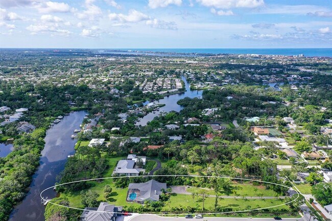 Foto del edificio - 4935 Riverwood Ave