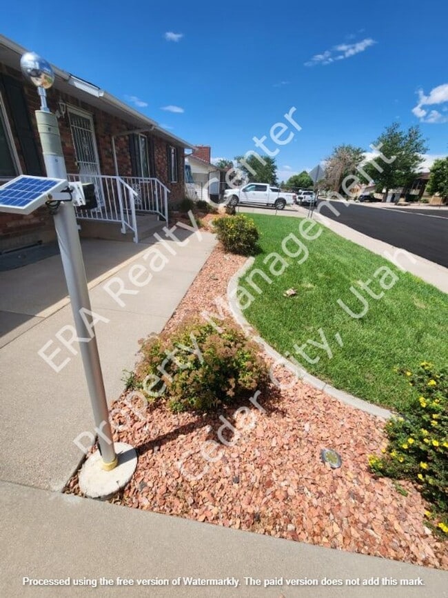 Building Photo - Move-In Discount!!! 5 Bedroom - 3 bathroom