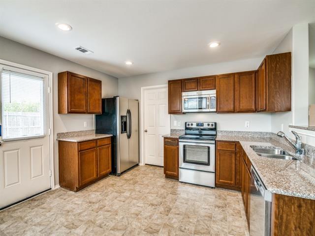 Foto del edificio - 311 Mistflower Ln