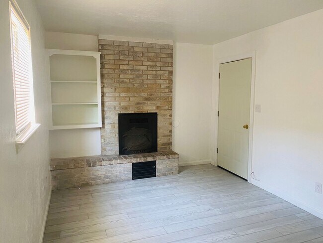 Foto del edificio - 305 S Fifth