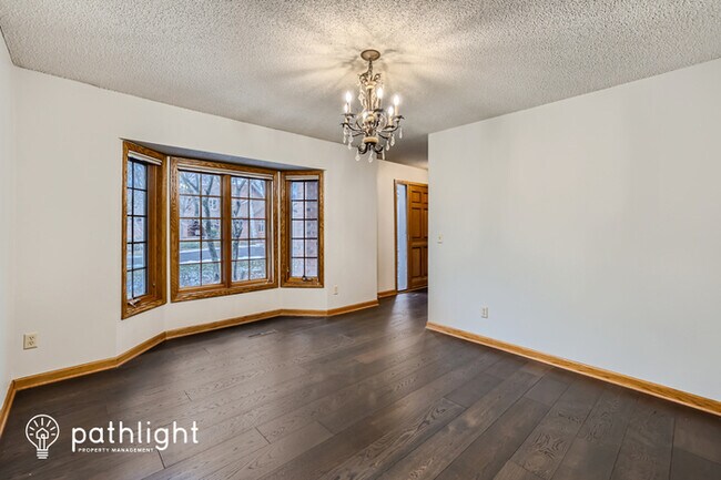 Foto del edificio - 5585 Rosewood Lane North, Plymouth, MN, 55442