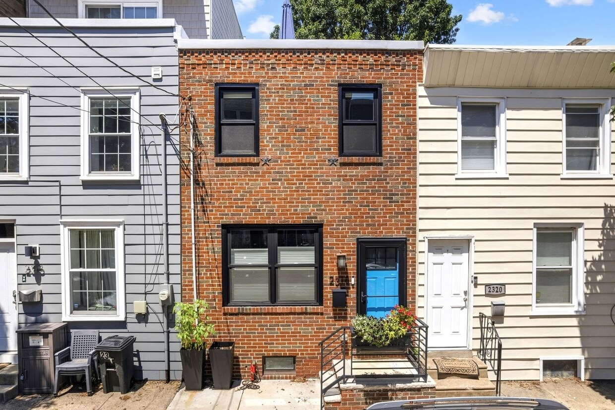 Stunning 2 Bed, 2.5 Bath Home in the Heart of Fishtown! - Stunning 2 Bed, 2.5 Bath Home in the Heart of Fishtown!