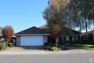 Building Photo - 414 Cork Oak Way