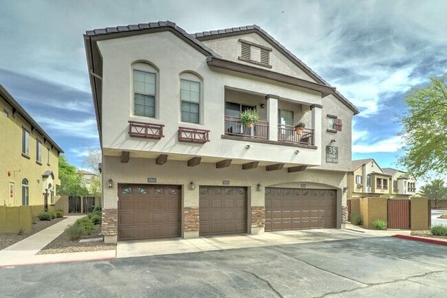 Photo - READY TO VIEW NOW! Beautiful Townhome in Great Location