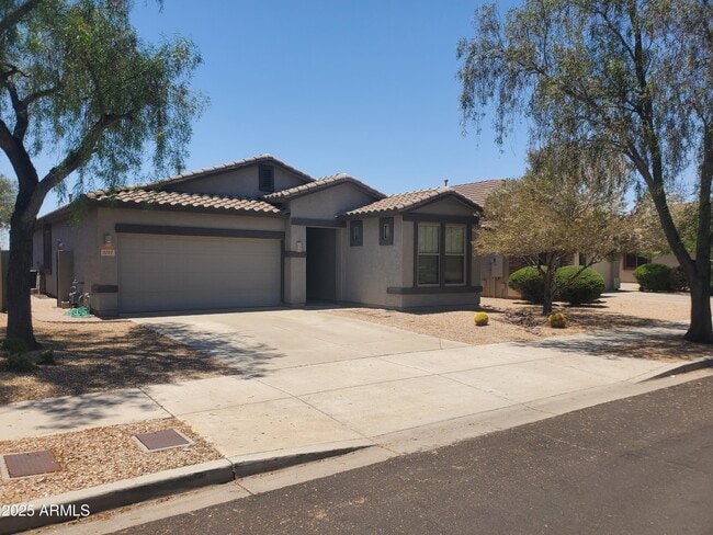 Building Photo - 2227 W Oyer Ln
