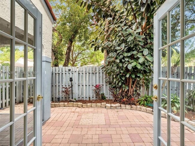 Foto del edificio - 1361 Cottonwood Cir