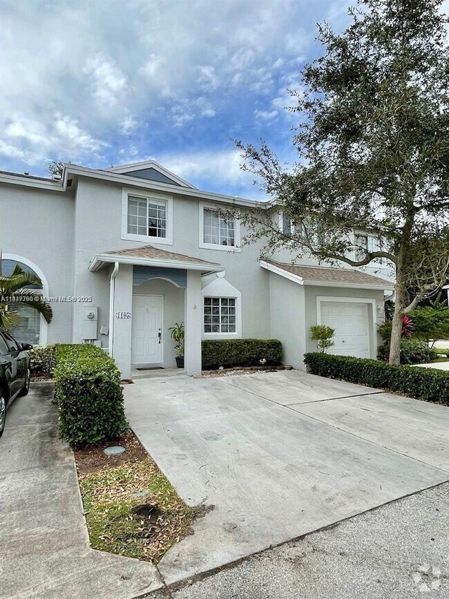 Building Photo - 1105 SW 44th Way