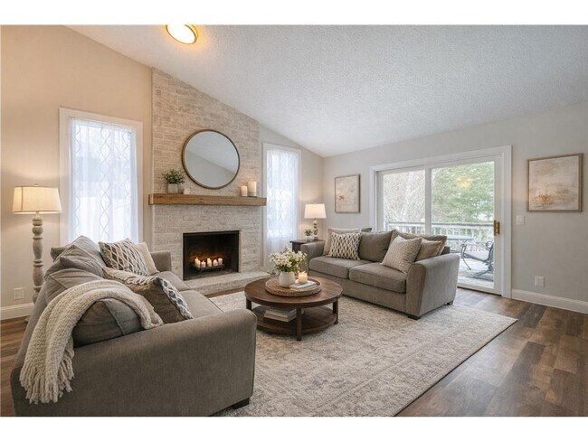 Foto del edificio - 1042 E Circle Dr