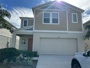 Building Photo - 1572 Ellesmere Ave