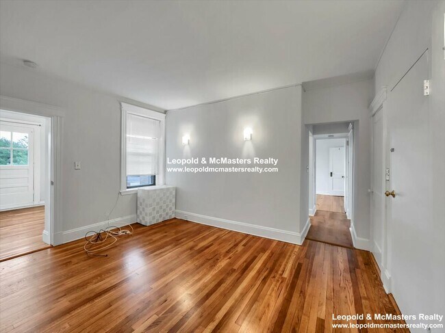Building Photo - 83 Pleasant St