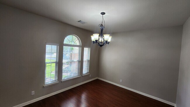 Foto del edificio - Located In the heart of Stone Oak