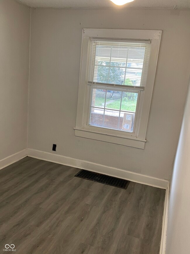 Building Photo - 1221 N Oxford St