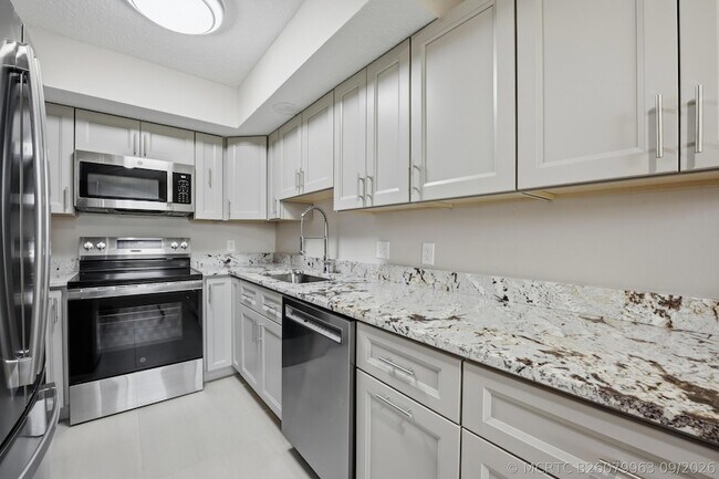 Foto del edificio - 1031 Goldenrod Rd