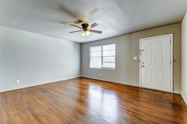 Building Photo - 6763 Glen Rock Dr