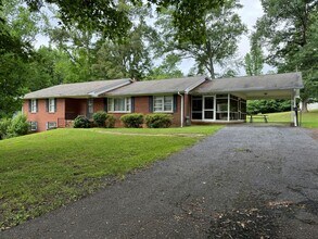 Building Photo - 1209 Dameron Rd