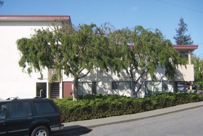 Building Photo - 701 9th Ave