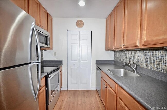 Building Photo - 99 Richmond Blvd