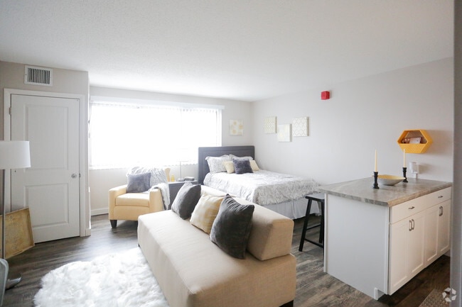 Renovated Studio - New Wellington Apartments