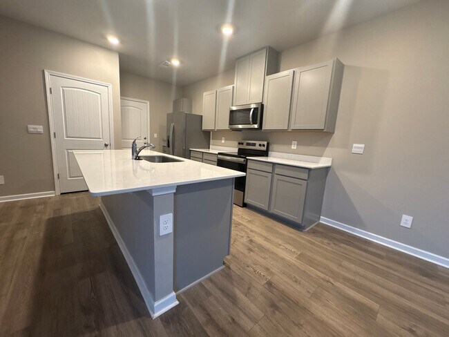 Foto del edificio - 4 Bedroom, 2.5 Bath and 2 Car Garage in Hartmann Crossing! $500 OFF FIRST FULL MONTH’S RENT!