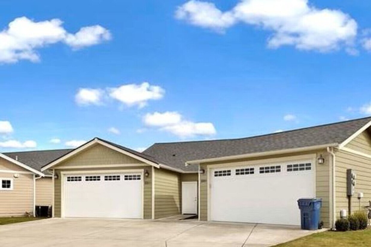 Foto principal - 2202 Sedge St