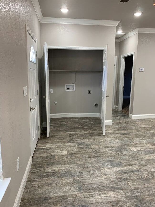 Foto del edificio - 2408 E 14th St