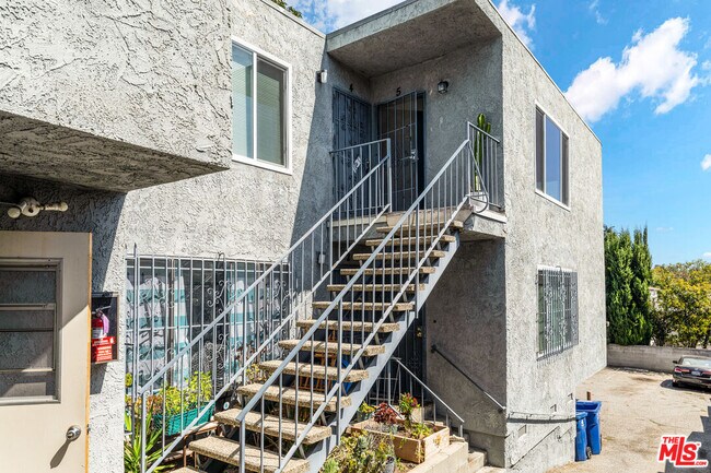 Foto del edificio - 646 Tularosa Dr