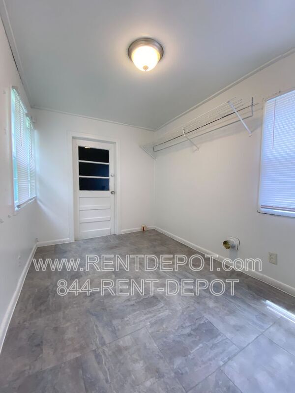 Building Photo - 1752 Hawthorne Ave