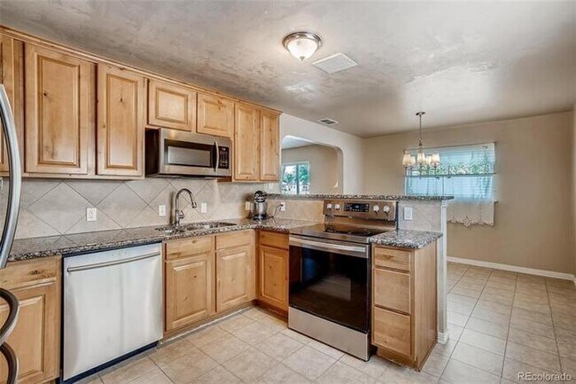 Foto del edificio - 950 Elm Place, Thornton, CO, 80229