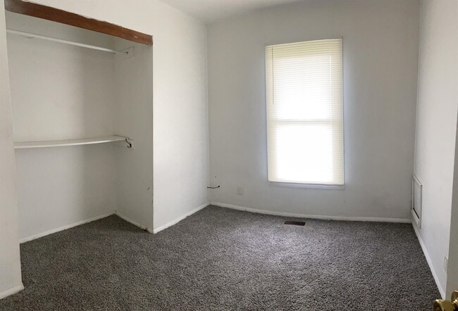 Building Photo - 1506 W Bradley Ave