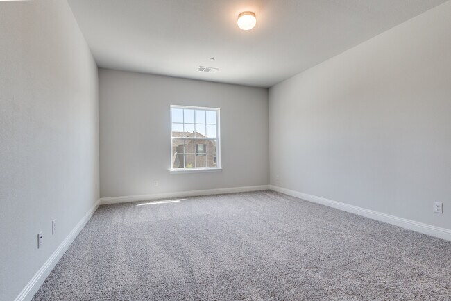 Building Photo - 528 Hutchinson Ln
