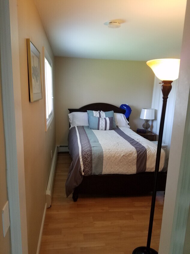 Bedroom - 733 Shore Walk