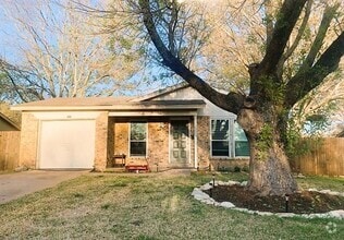 Building Photo - 1123 Saturn Dr